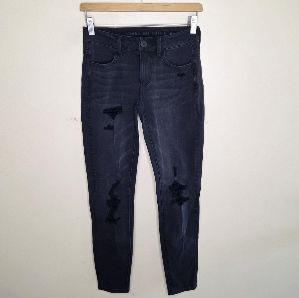NWT American Eagle | Skinny Jegging Distressed Black Jeans Size 0 Short